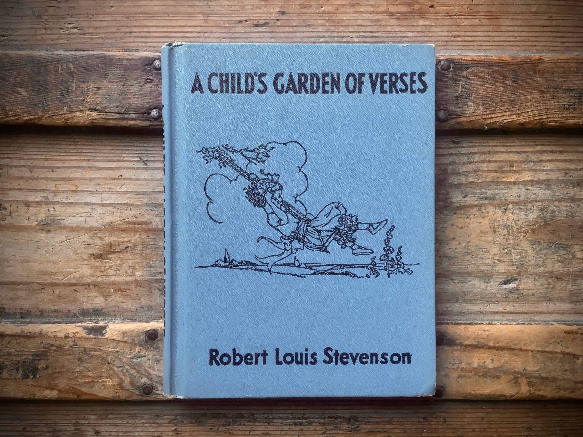 A Child's Garden of Verses: A Classic Illustrated Edition [Book]